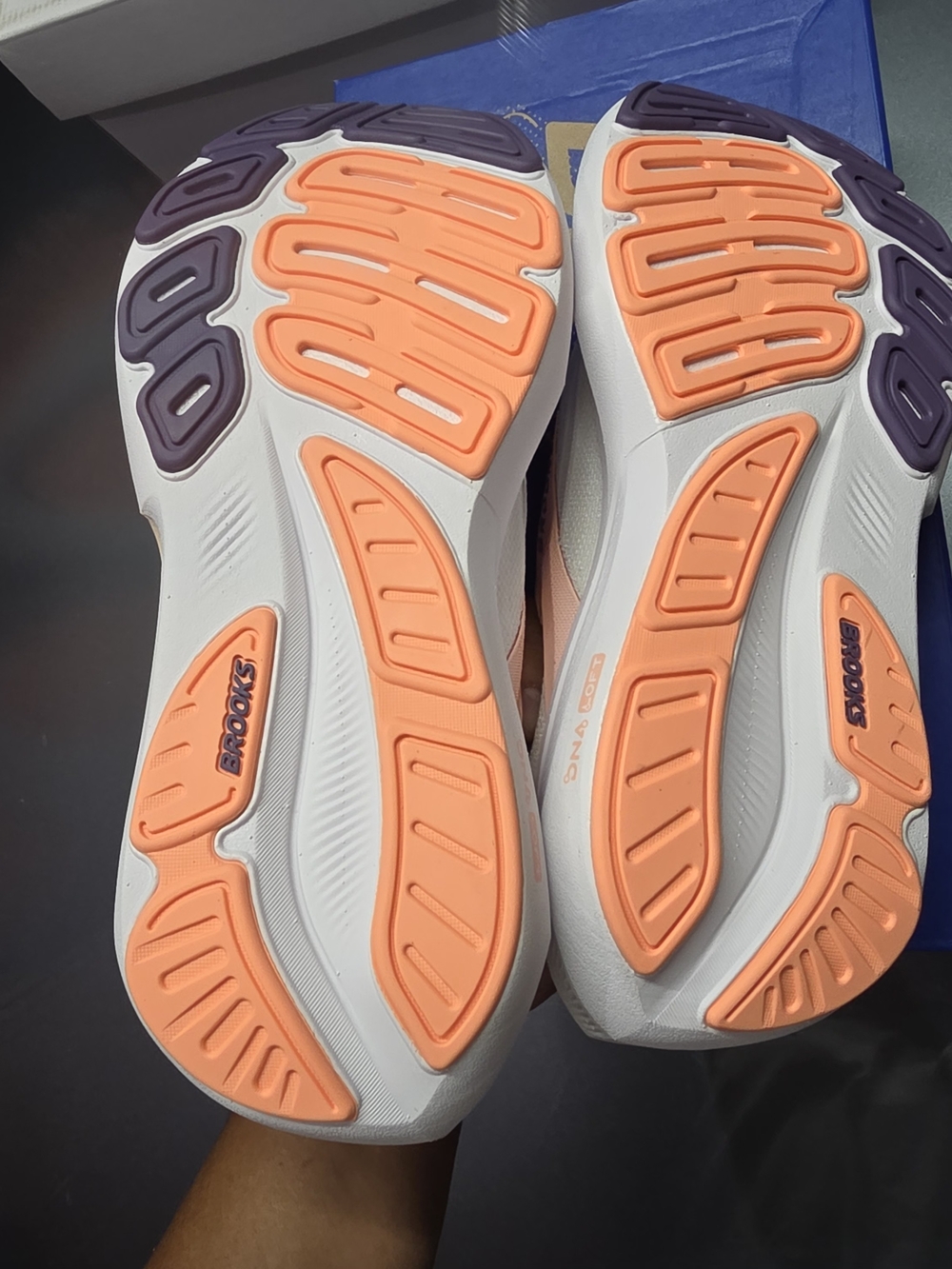 Size 8W -Brooks Women's Revel 9 - Picture 5 of 8